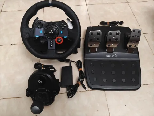 Volant Logitech G29 avec Shifter Ps3 PS4 PS5 PC état neuf + support