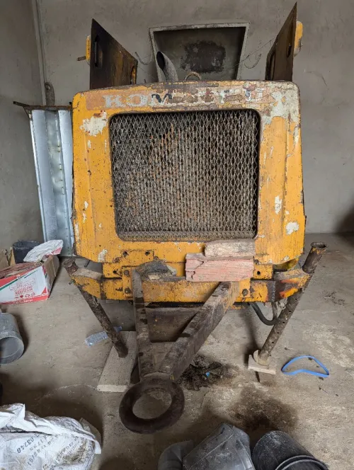 Komatsu Pompe bitton 2011