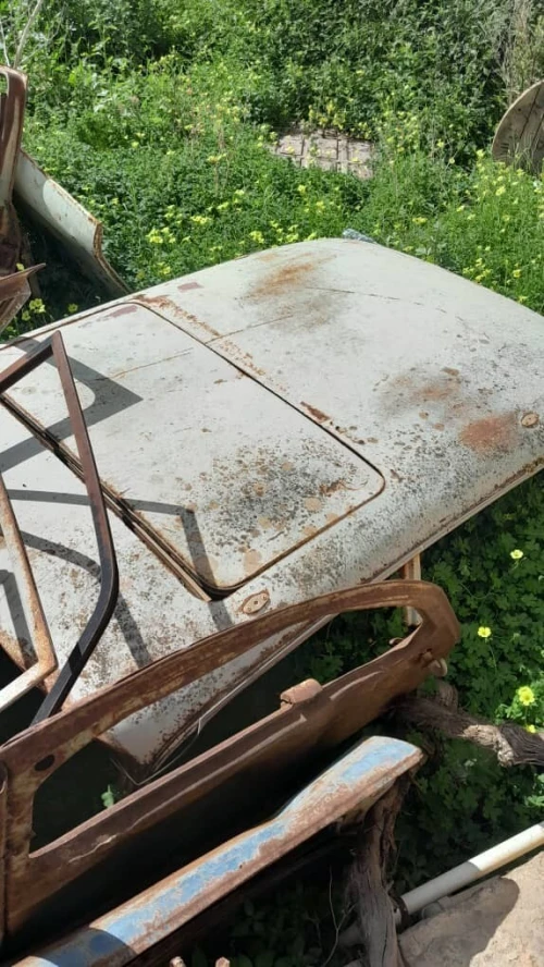 Un lot de porte de voiture