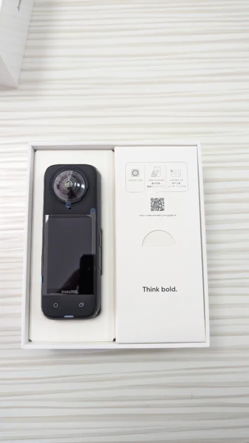 Insta360 x4