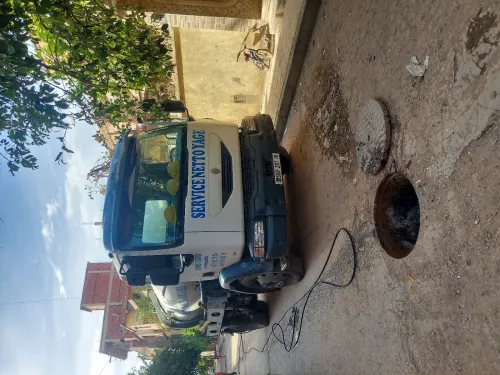Camion debouchage canalisatione vidange