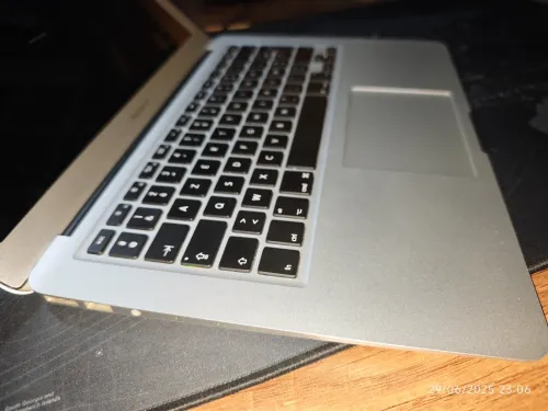 MacBook Air 13pouce A1466 à vendre Parfait pour bureautique et usage quotidien 