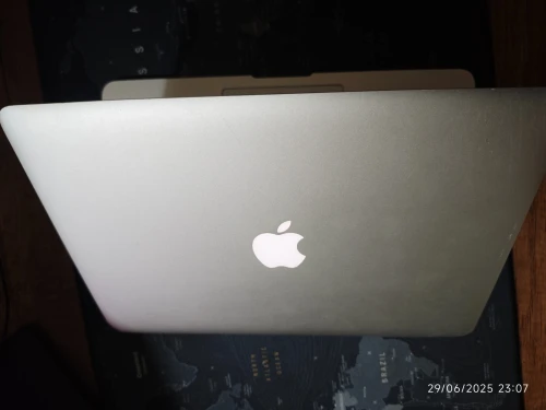 MacBook Air 13pouce A1466 à vendre Parfait pour bureautique et usage quotidien 