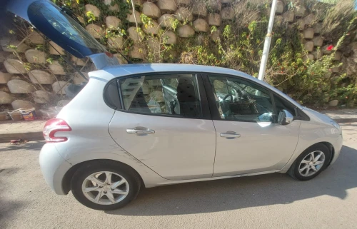 Peugeot 208 2014 
