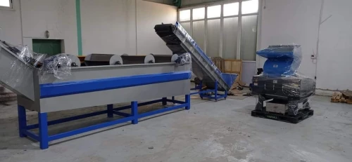 RECYCLAGE DES PLASTIQUE (وحدة  اعادة تدوير البلاستيك)