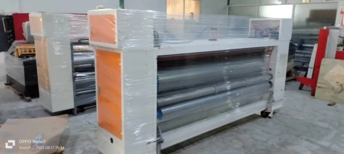 الات ومعدات لصناعة الكرتون المموج  Machines et équipements pour la fabrication de carton ondulé /1/