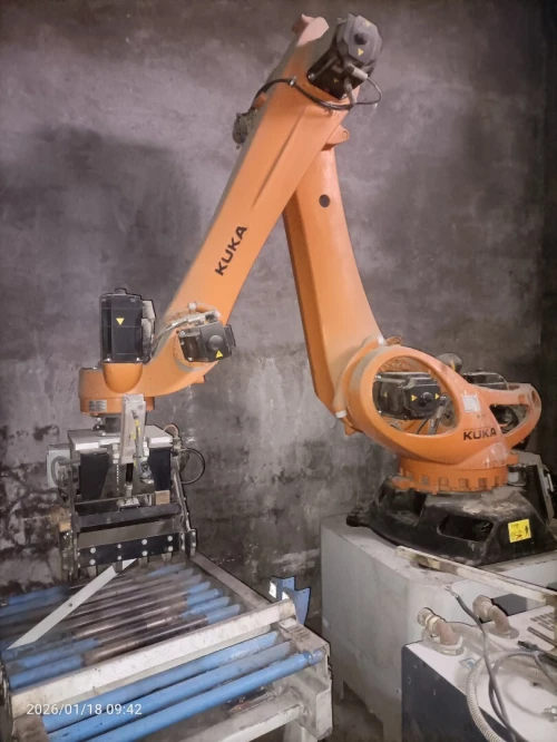 Ensacheuse automatique et robot palettiseur