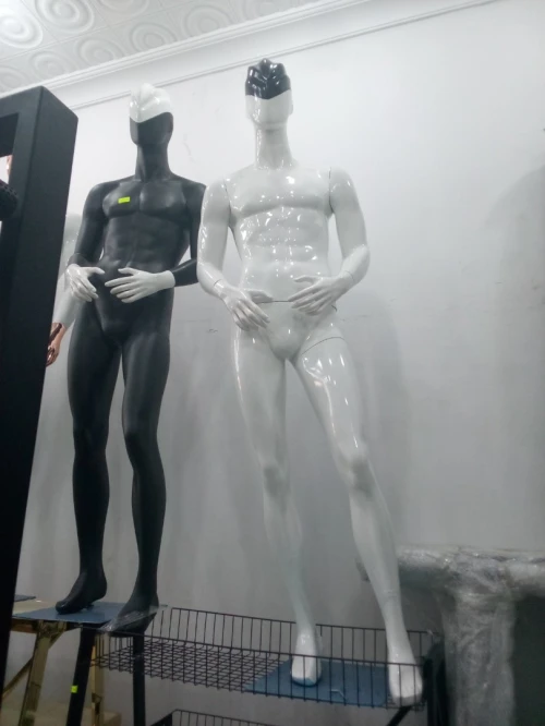 Mannequin de magasin / مانكا محلات تجارية