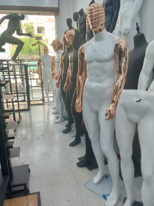 Mannequin de magasin / مانكا محلات تجارية