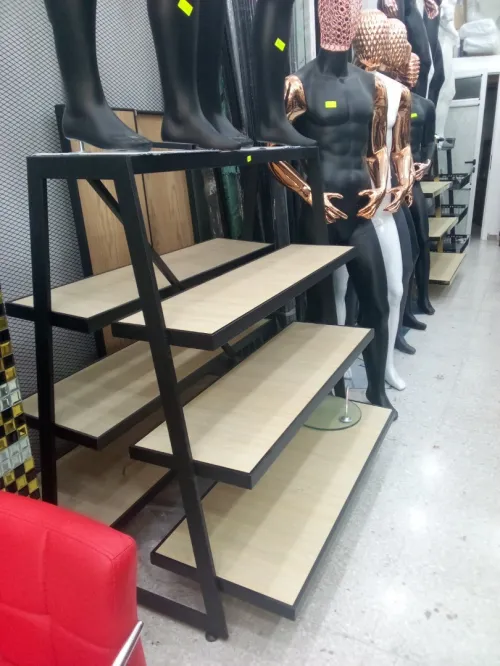 Mannequin de magasin / مانكا محلات تجارية
