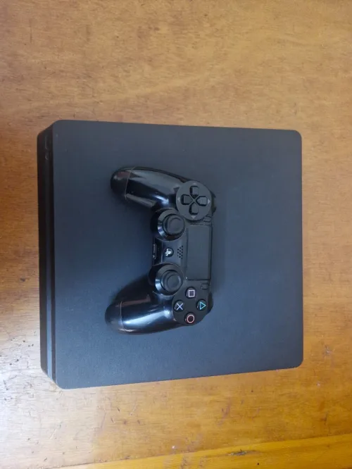 ps4 Slim Flashé +1tb et 10jeux installé