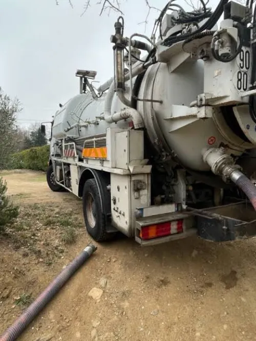 Camion vidange Débouchage canalisation curage .