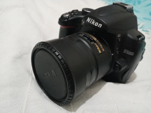 Trépied MANFROTTO Italy + Nikon d5000  neuf + Nikon D60 neuf