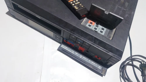 Video Tape Recorder ITT-VHS/ Magnétoscope ITT-VHS