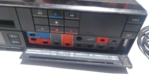 Video Tape Recorder ITT-VHS/ Magnétoscope ITT-VHS