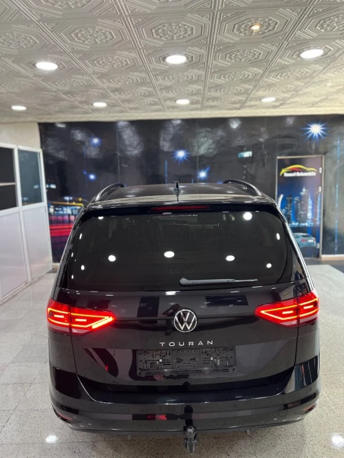 Volkswagen Touran 2023 Lounge Business