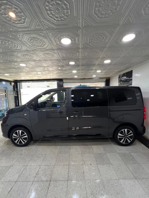 Peugeot Traveller 2026 Business Pack