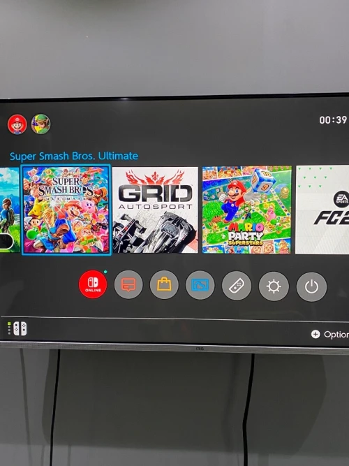 Nintendo switch flashé + carte mémoire 128GB 