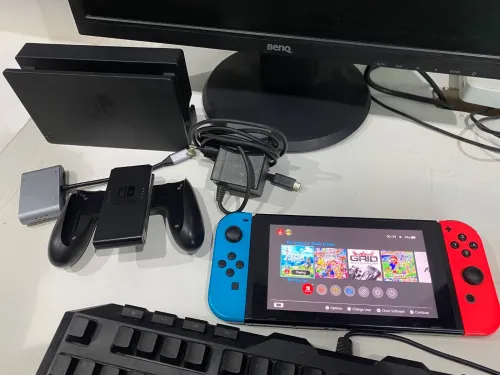 Nintendo switch flashé + carte mémoire 128GB 