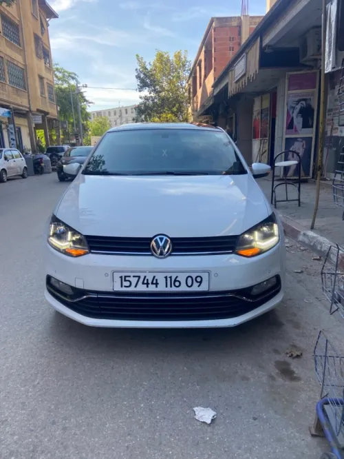 Volkswagen Polo 2016 La Carat plus