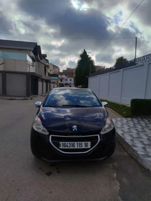 Peugeot 208 2015 Silver Line