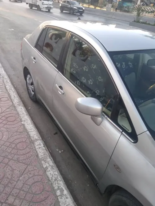 Nissan Tiida 4 portes 2008 
