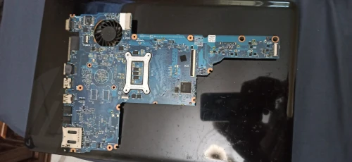 VEND DEUX CARTE MERE HP