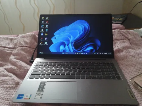ideapad 3-15ITL6 Laptop - Type 82H8