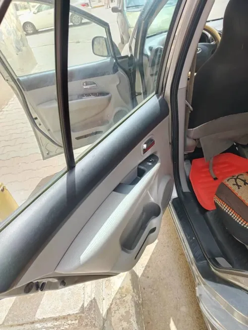 Kia Carens 2010 3 box