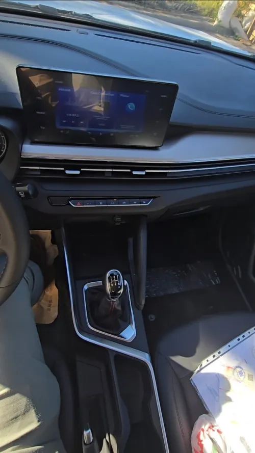 Livan X3 Pro  2026 Manuelle (Avec toit ouvrant)