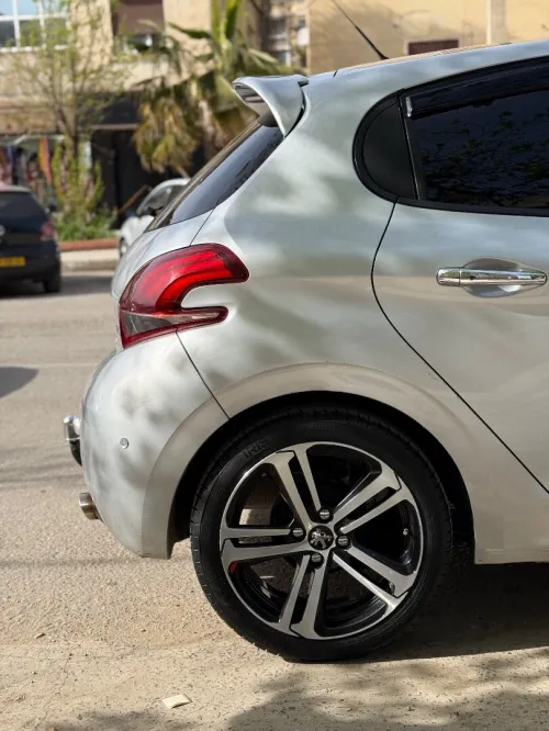 Peugeot 208 2016 Active
