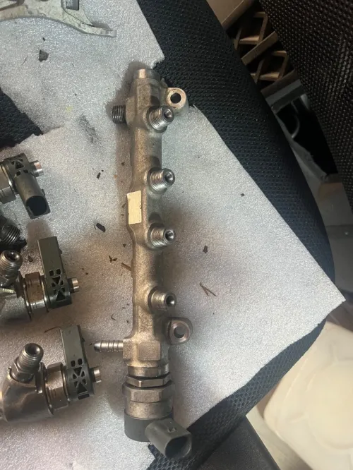 Injecteurs + rampe common rail Golf 7 GTD / 2.0 TDI
