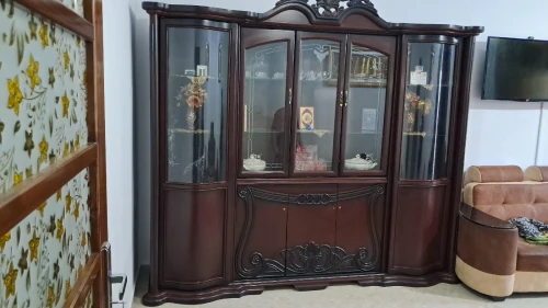 Bibliotheque de salon.