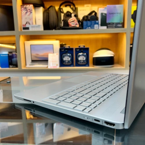 HP 15S RYZEN 4700U 8GB RAM DDR4 512GB SSD