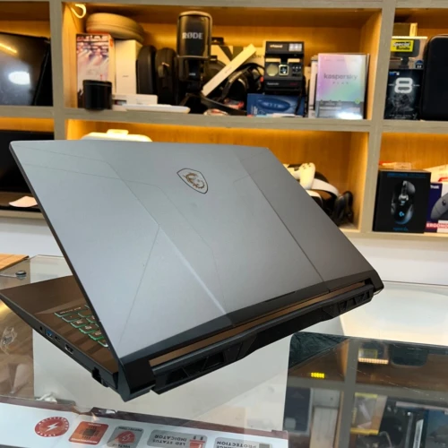 MSI DELTA 15 AMD RYZEN 5 5600HX AMD RADEON RX 5500M 16GB RAM 512GB SSD