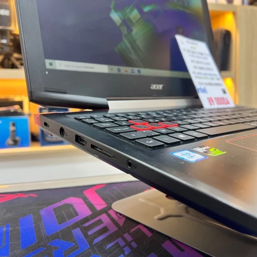 ACER ASPIRE VX I7 7700HQ GTX 1050 8GB RAM 256GB SSD+1TB HDD