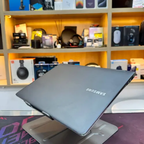 SAMSUNG 900X I5 3317U 3TH GEN 4GB RAM 256GB SSD