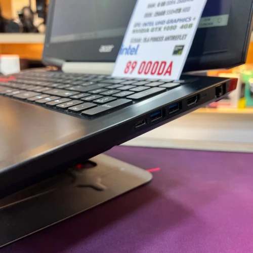 ACER ASPIRE VX I7 7700HQ GTX 1050 8GB RAM 256GB SSD+1TB HDD