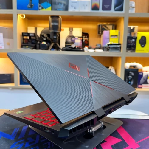 HP OMEN 15 I5 8300H NVIDIA GTX 1050 8GB RAM 256GB SSD + 2TB HDD