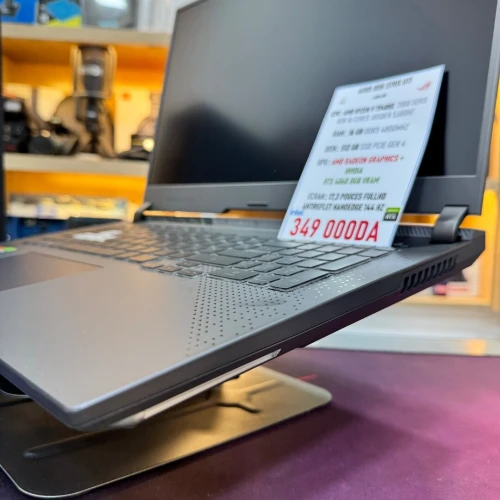 ASUS ROG STRIX G17 AMD RYZEN 9 7940HX NVIDIA RTX 4060 32GB RAM 1000 GB SSD 