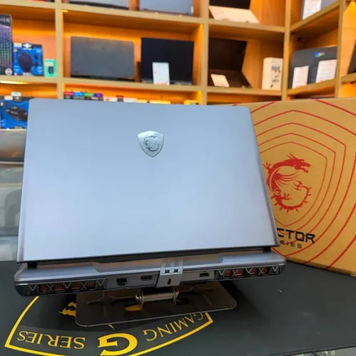 MSI VECTOR 16 HX AI ULTRA 7 255HX NVIDIA RTX 5070TI 32GB RAM 1000GB SSD ECRAN QHD 240HZ