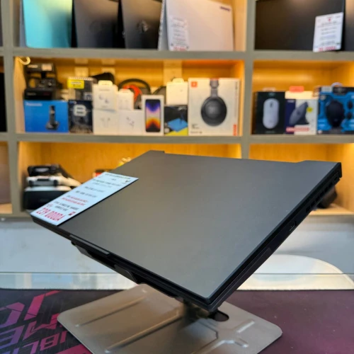 ASUS TUF A16 ADVANTAGE EDITION AMD RYZEN 7 7735HS AMD RADEON RX7600S 8GB GDDR6 32GB RAM 512GB SSD 