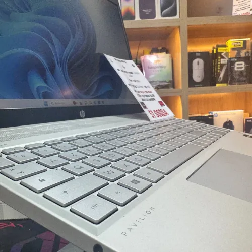 HP PAVILLION 15 AMD RYZEN 5 2500U AMD RADEON GRAPHIQUE VEGA 8 8GB RAM 128GB SSD +1TB HDD 