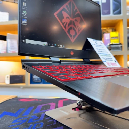 HP OMEN 15 I5 8300H NVIDIA GTX 1050 8GB RAM 256GB SSD + 2TB HDD