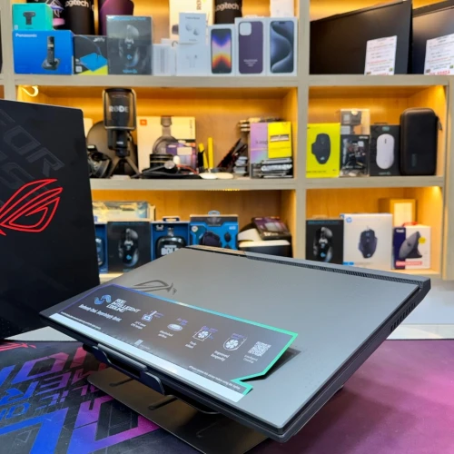ASUS ROG STRIX G17 AMD RYZEN 9 7940HX NVIDIA RTX 4060 32GB RAM 1000 GB SSD 