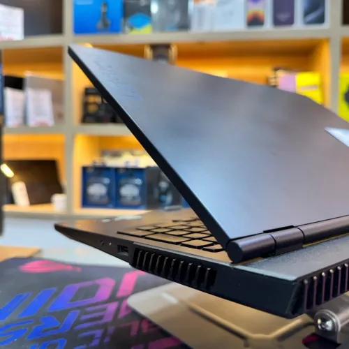LENOVO LEGION 5 AMD RYZEN 5 5600H NVIDIA RTX 3070 16GB RAM 512GB SSD