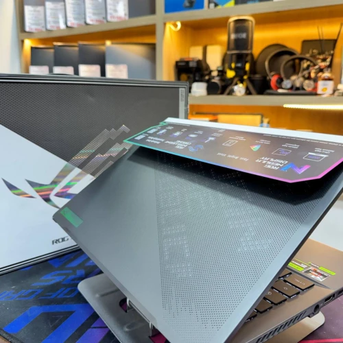 ASUS ROG ZEPHYRUS G14 AMD RYZEN 7 7735HS NVIDIA RTX 4060 32GB RAM 512GB SSD ECRAN 14 QHD 165HZ