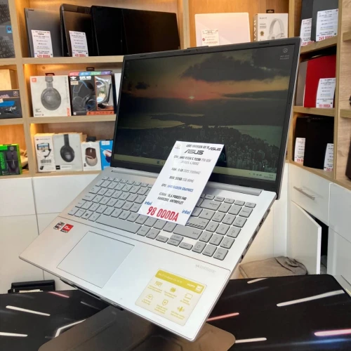 ASUS VIVOBOOK GO 15 AMD RYZEN 5 7520U 8GB 512SSD 15.6'' FHD