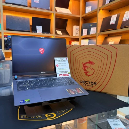 MSI VECTOR 16 HX AI ULTRA 7 255HX NVIDIA RTX 5070TI 32GB RAM 1000GB SSD ECRAN QHD 240HZ