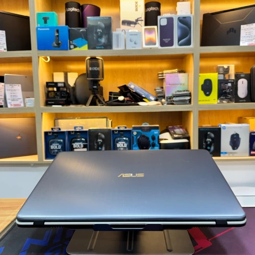 ASUS VIVOBOOK PRO 17 I7 8565U NVIDIA GTX 1050 8GB RAM 128GB SSD + 1TB HDD